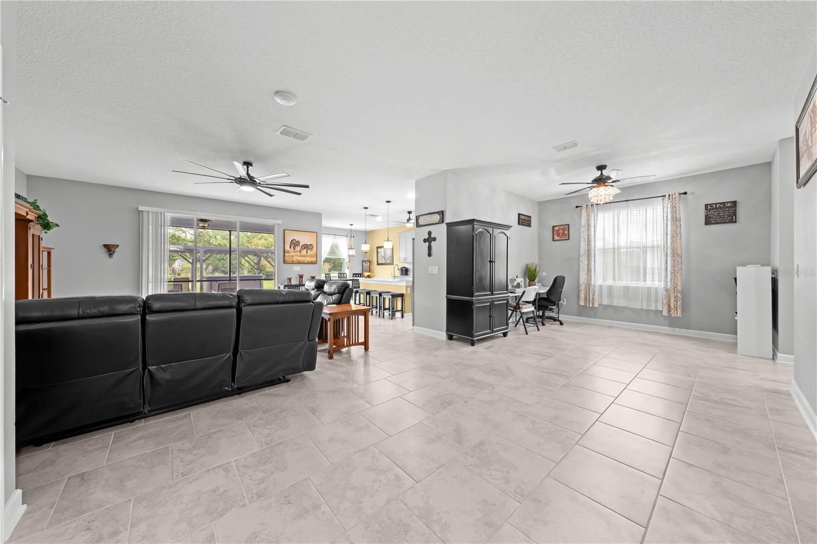 2412 CAMDEN PARK AVE, DAVENPORT, FL, 33837