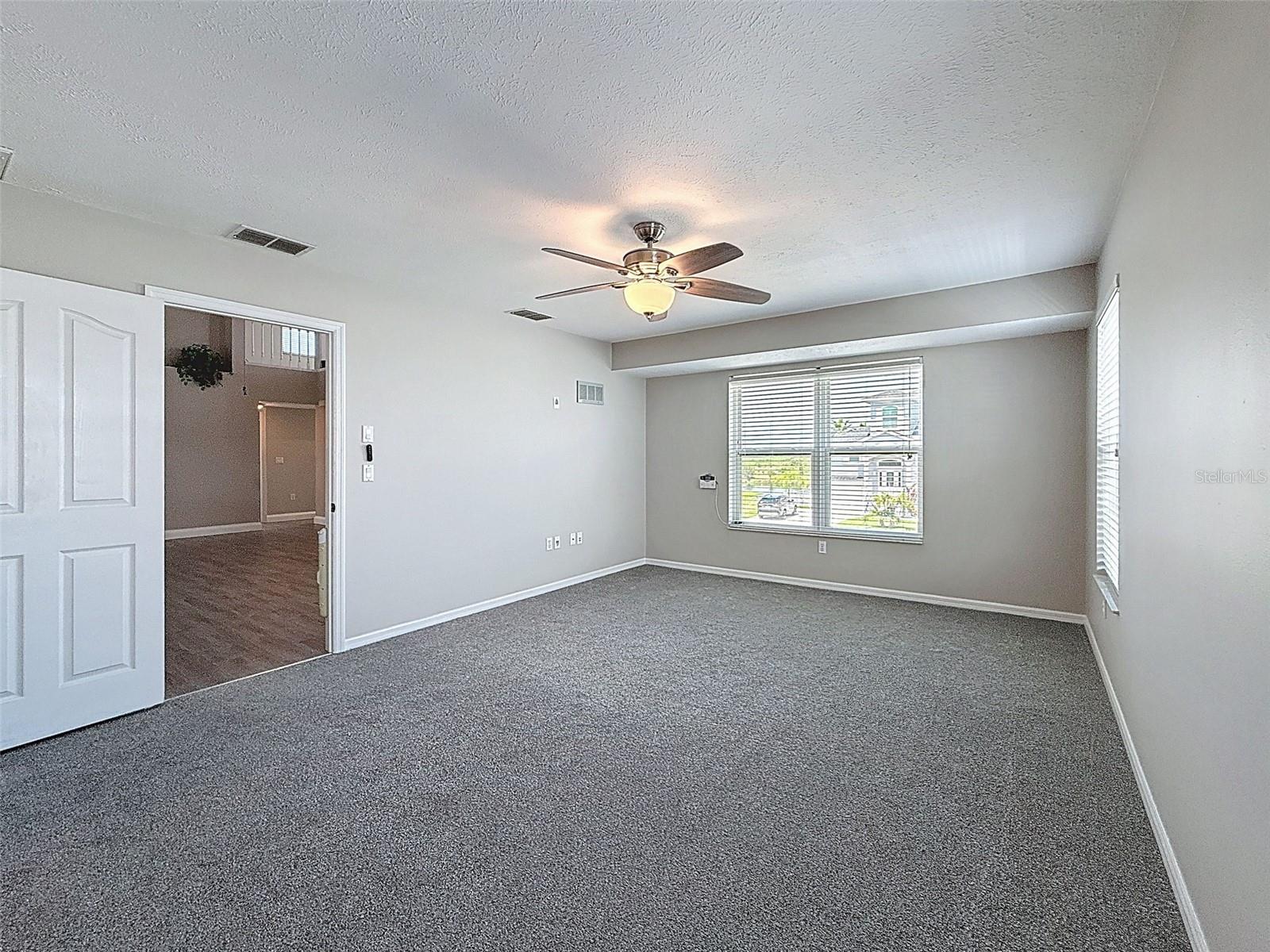 W7876906 Property Photo