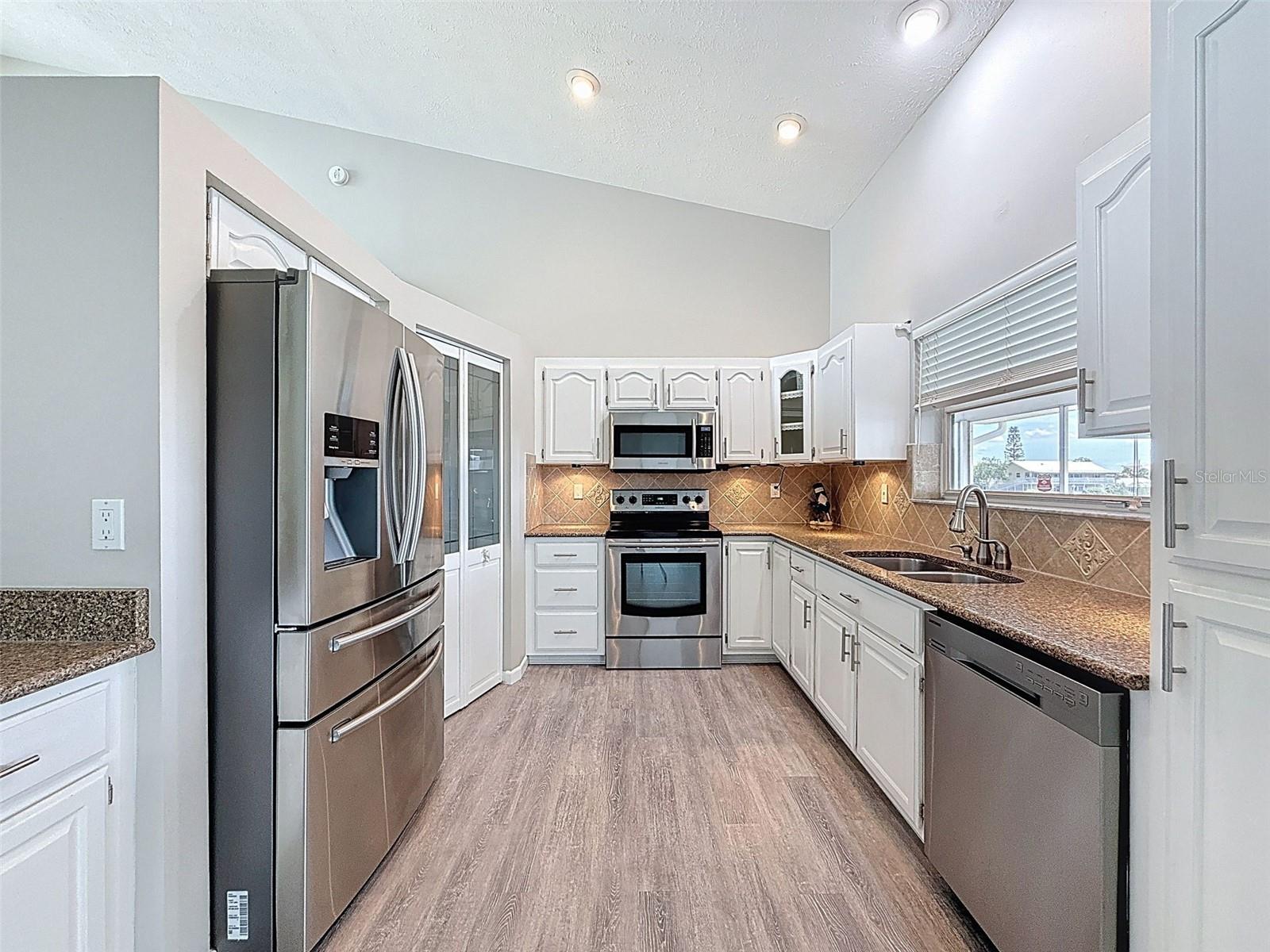 W7876906 Property Photo