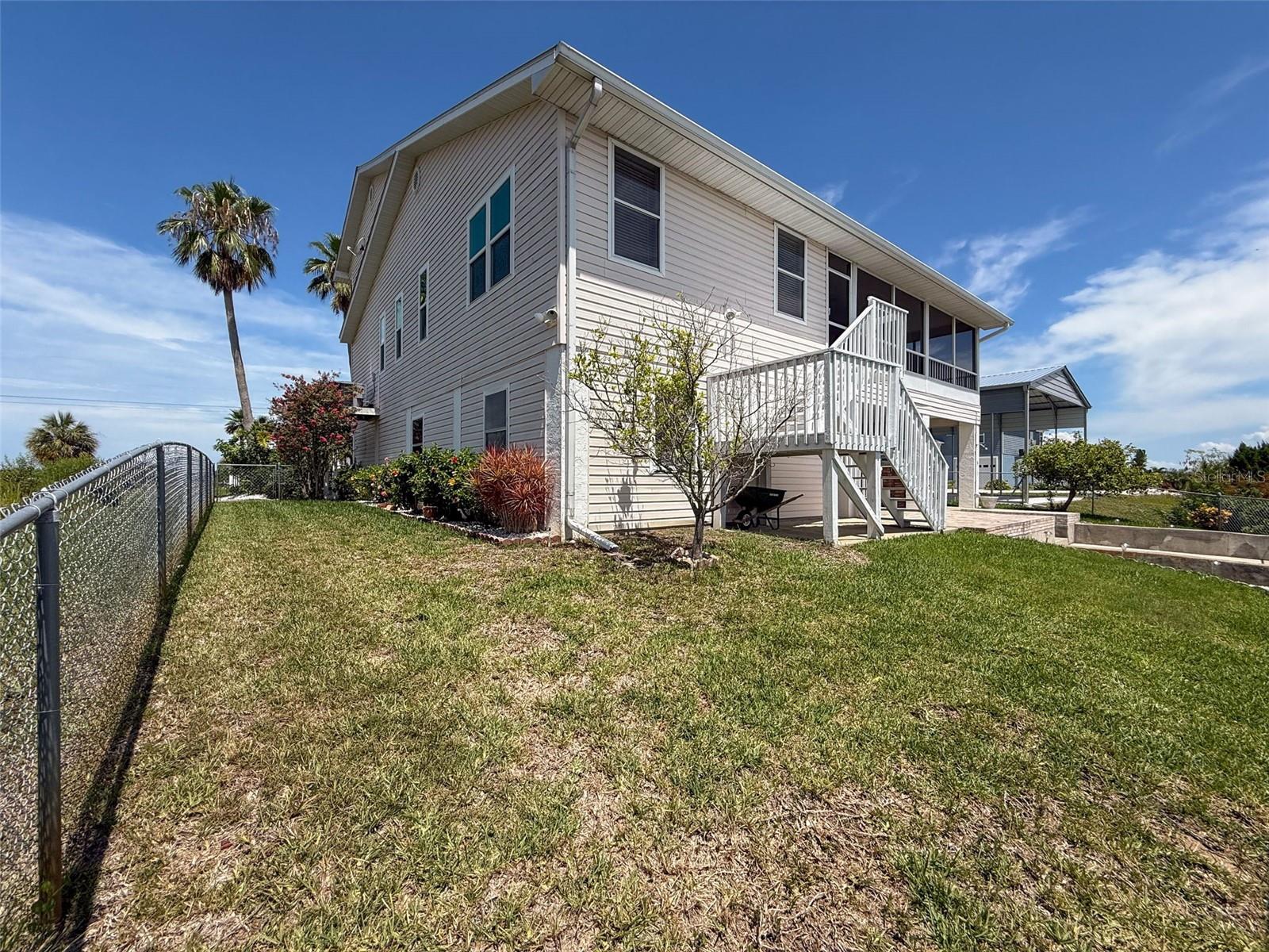 W7876906 Property Photo