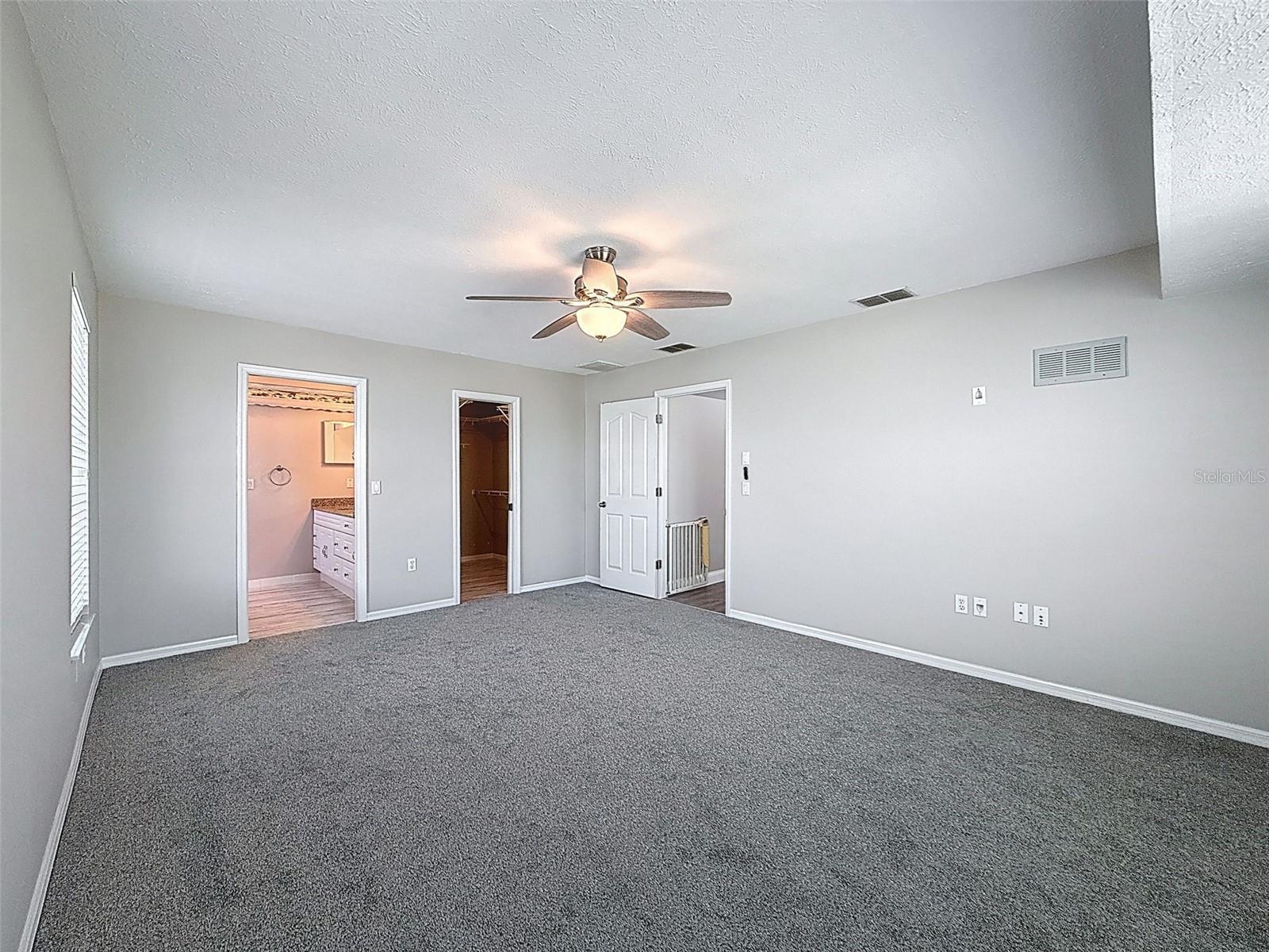W7876906 Property Photo