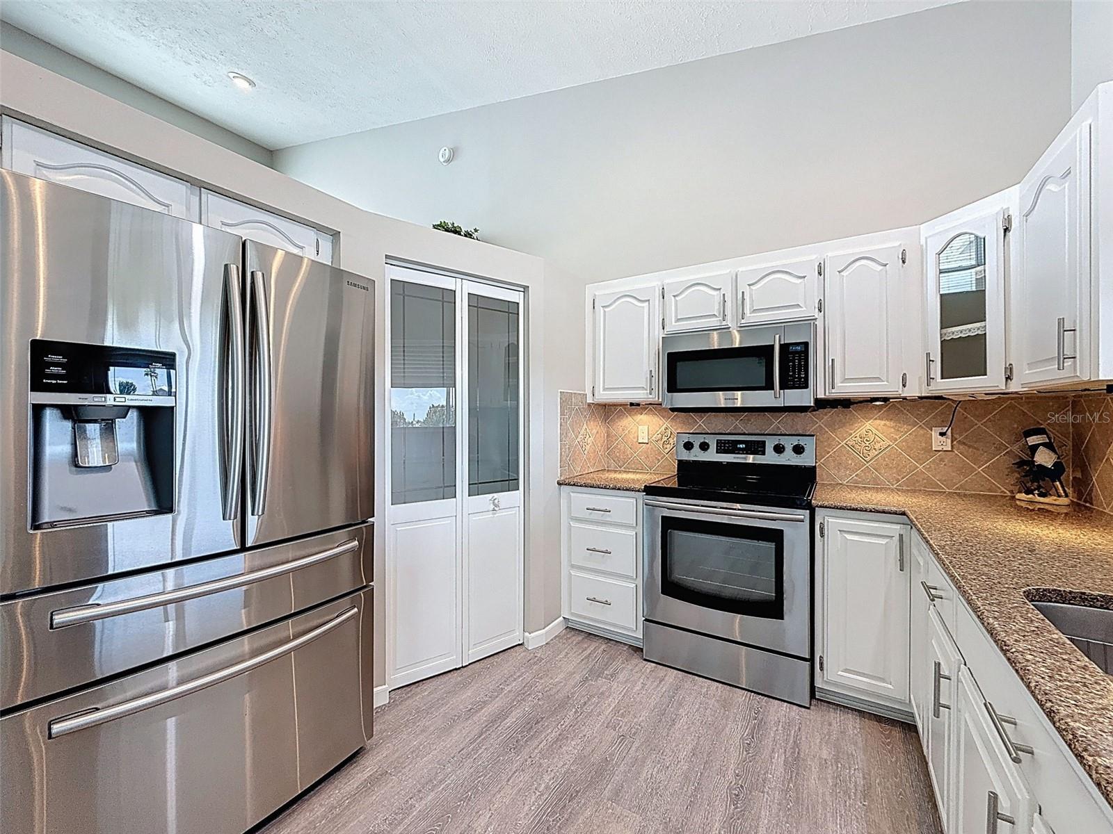 W7876906 Property Photo