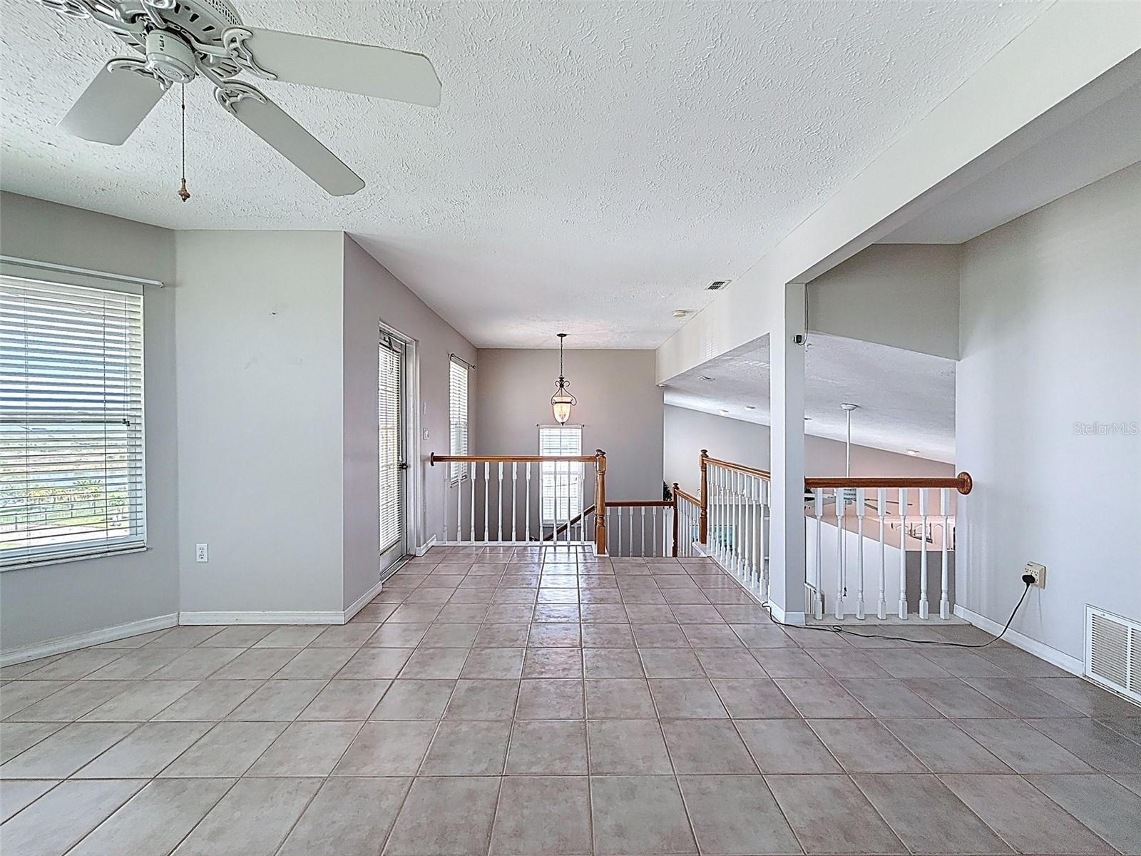 W7876906 Property Photo