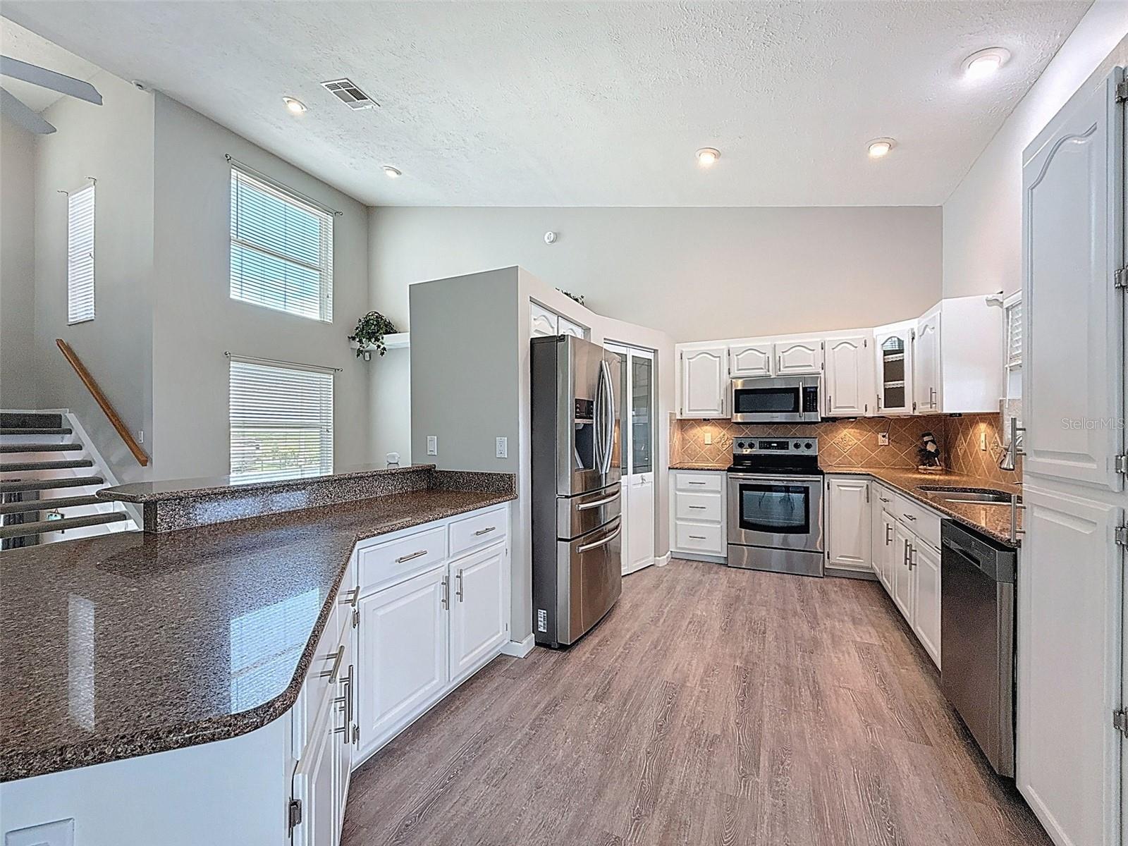 W7876906 Property Photo
