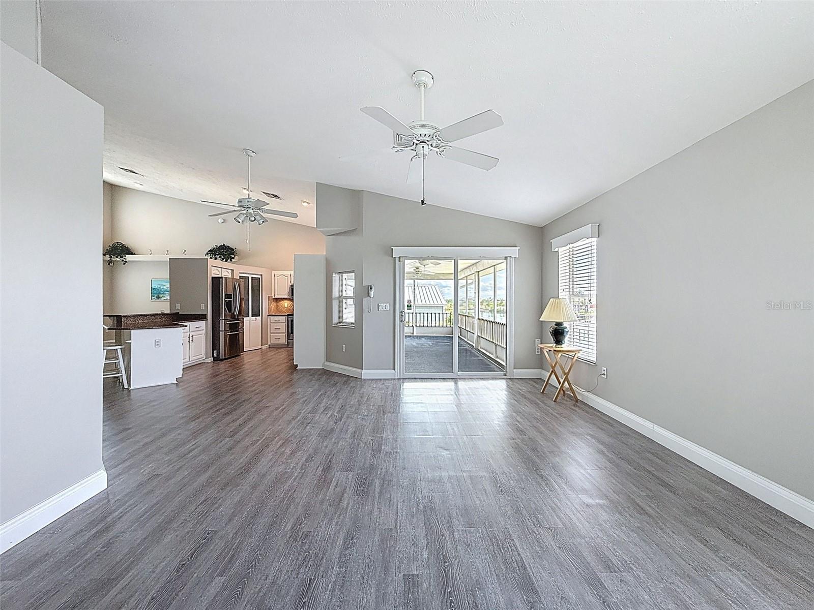 W7876906 Property Photo