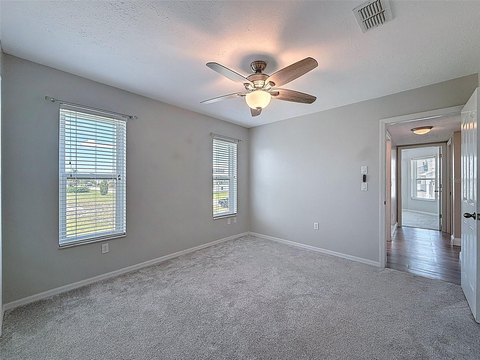 W7876906 Property Photo