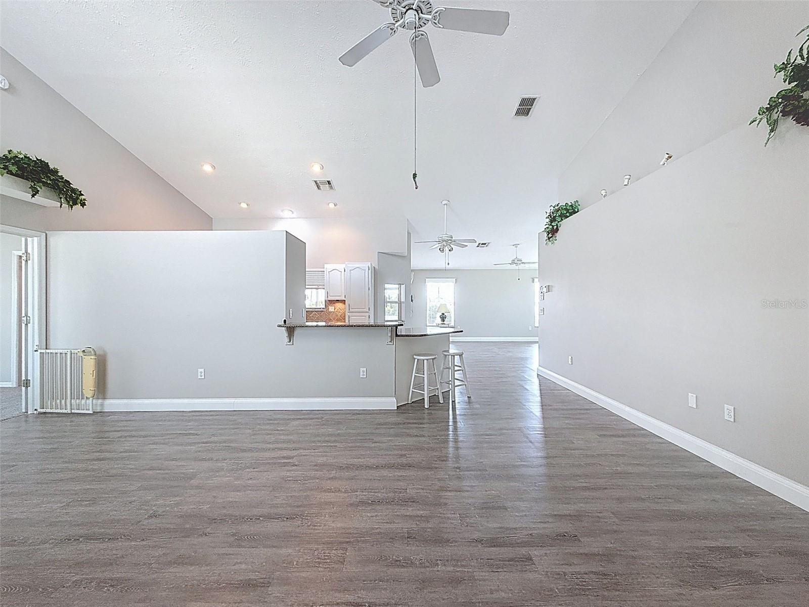 W7876906 Property Photo