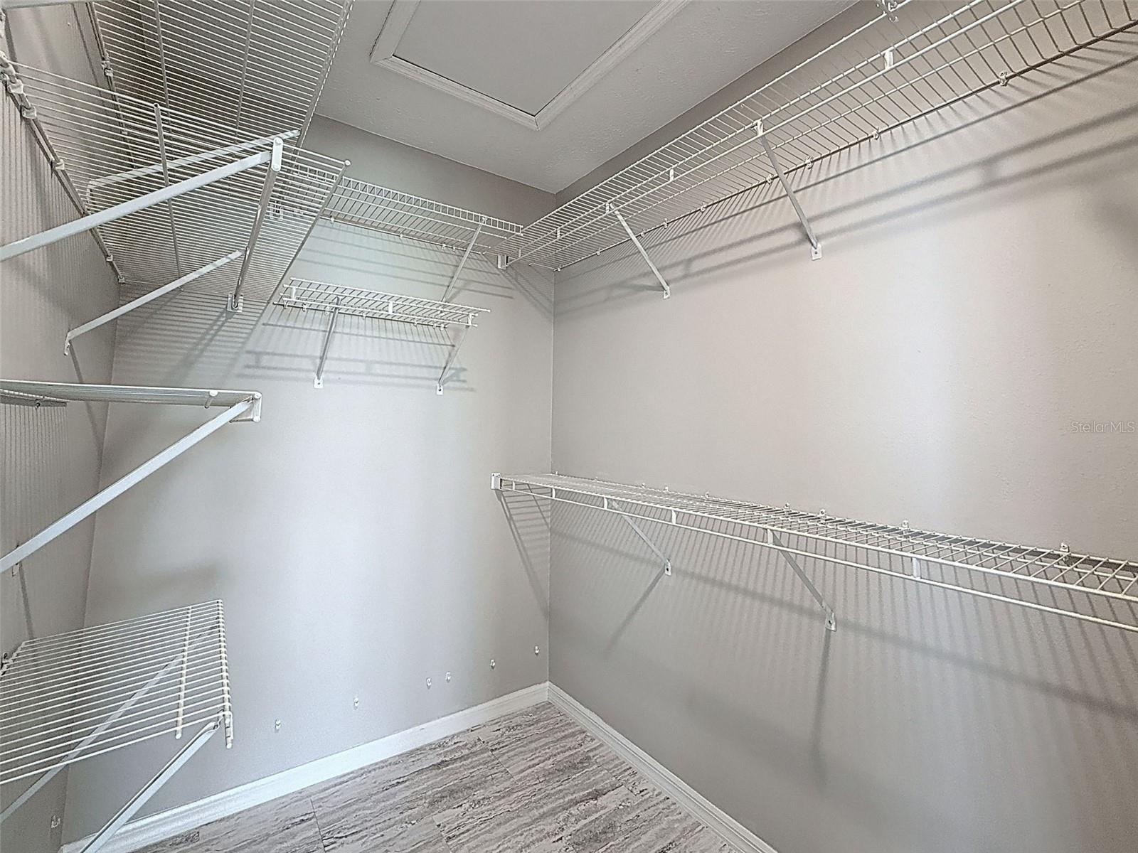 W7876906 Property Photo