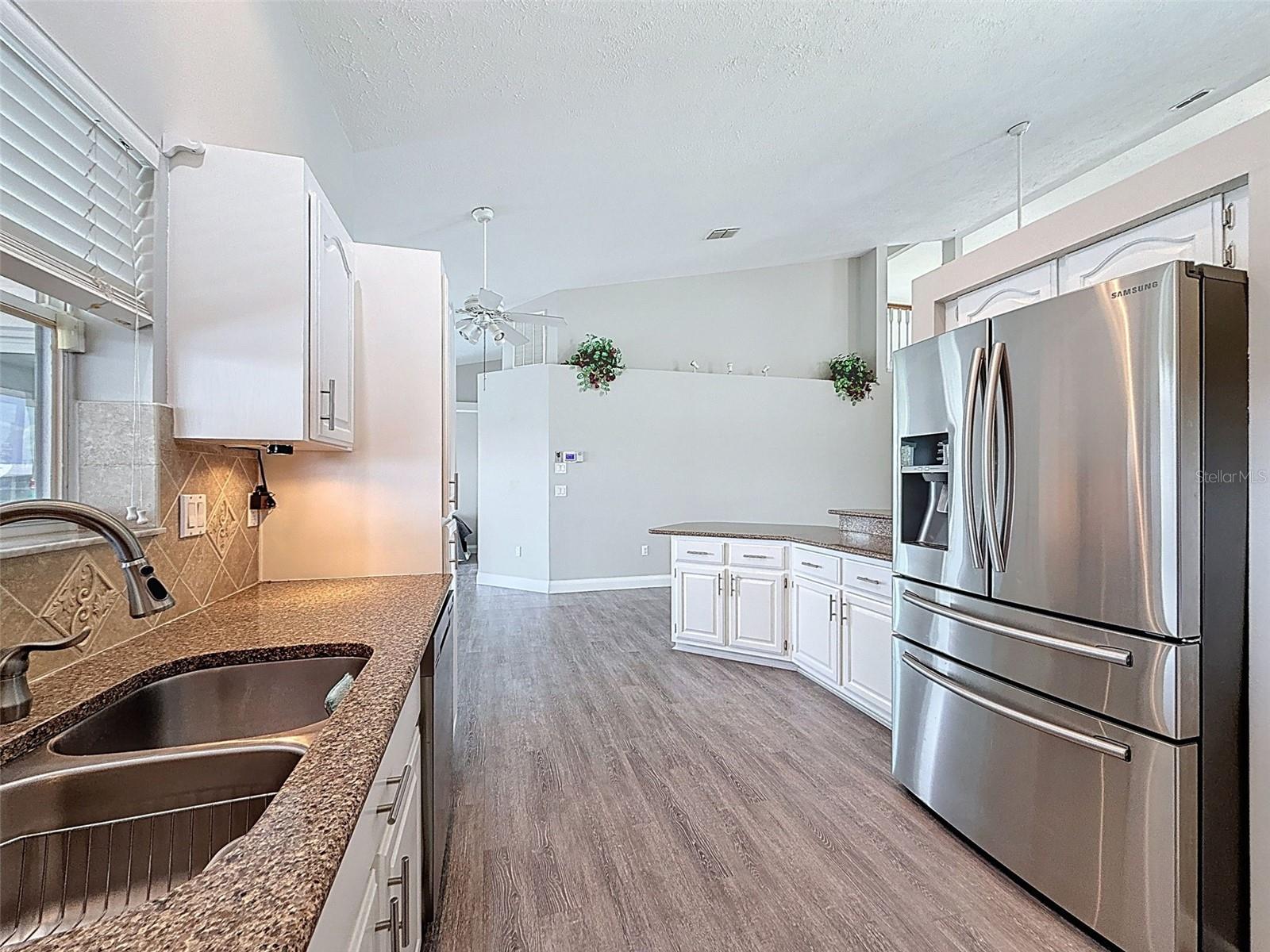 W7876906 Property Photo