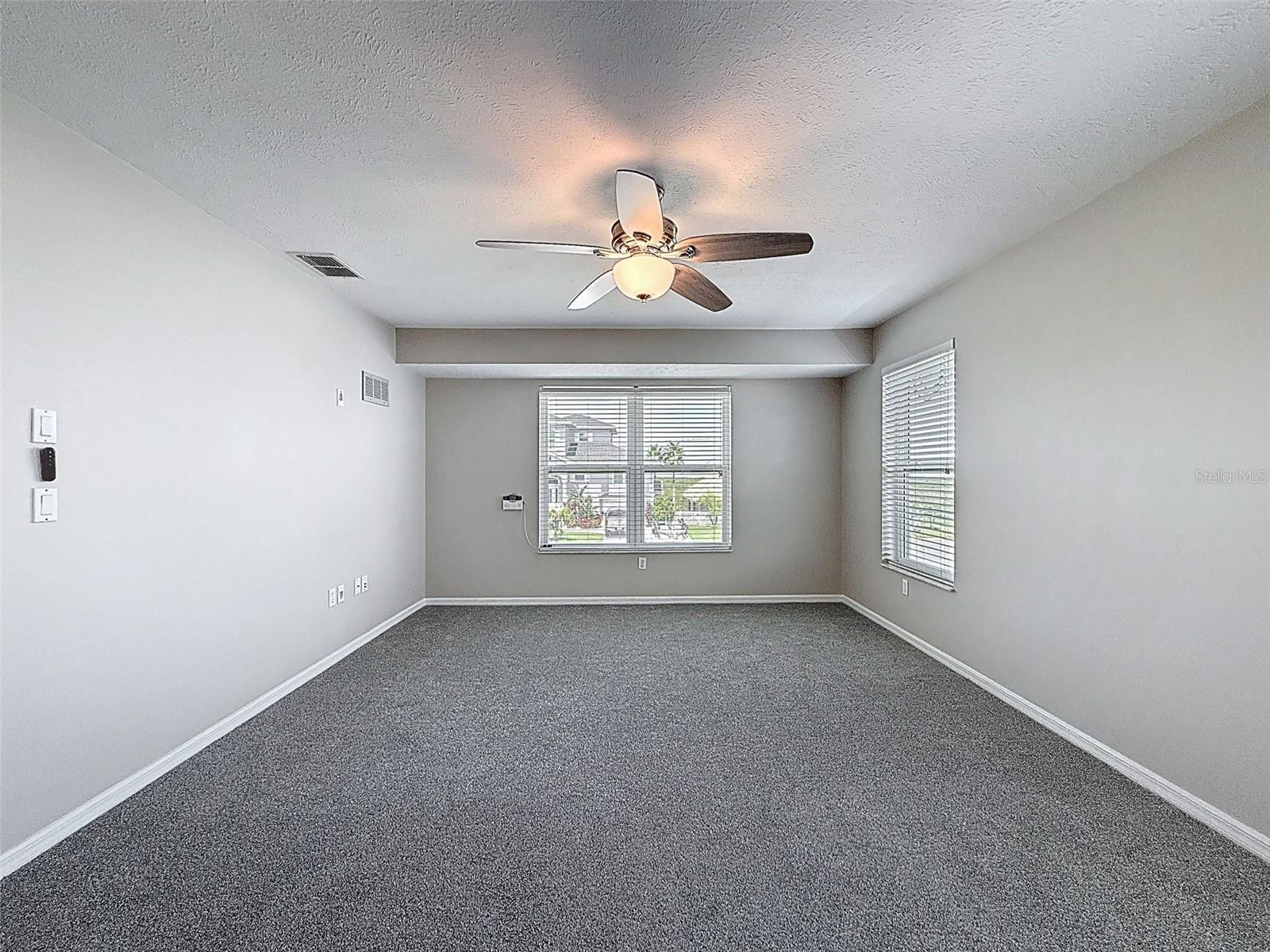 W7876906 Property Photo
