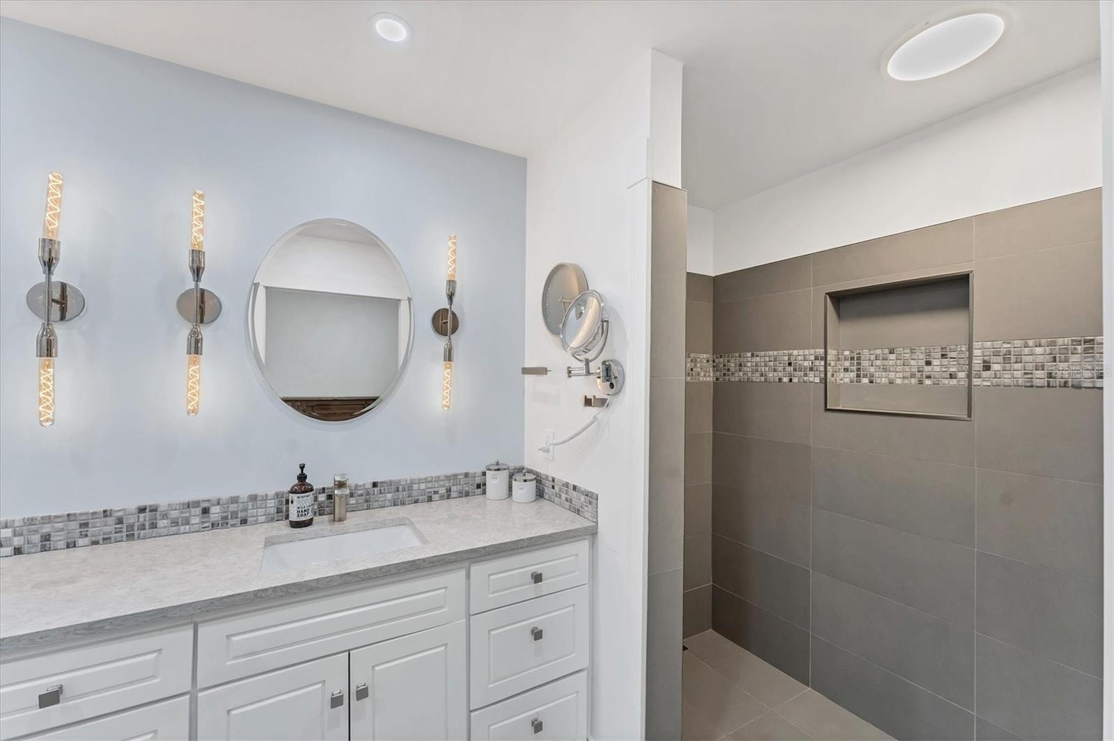 6105 45TH ST W, BRADENTON, FL, 34210