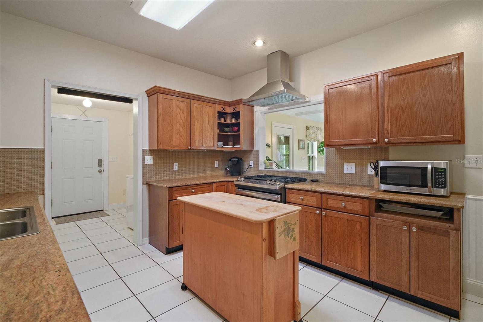 3026 LAKE GRIFFIN RD, LADY LAKE, FL, 32159