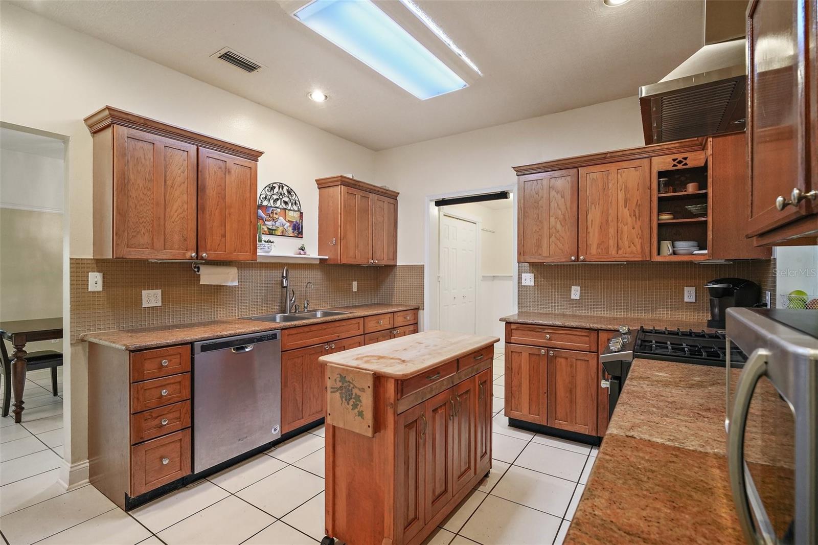 3026 LAKE GRIFFIN RD, LADY LAKE, FL, 32159