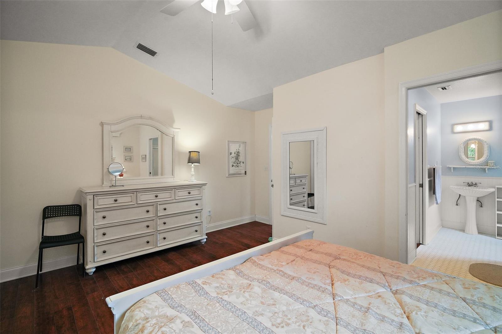 3026 LAKE GRIFFIN RD, LADY LAKE, FL, 32159