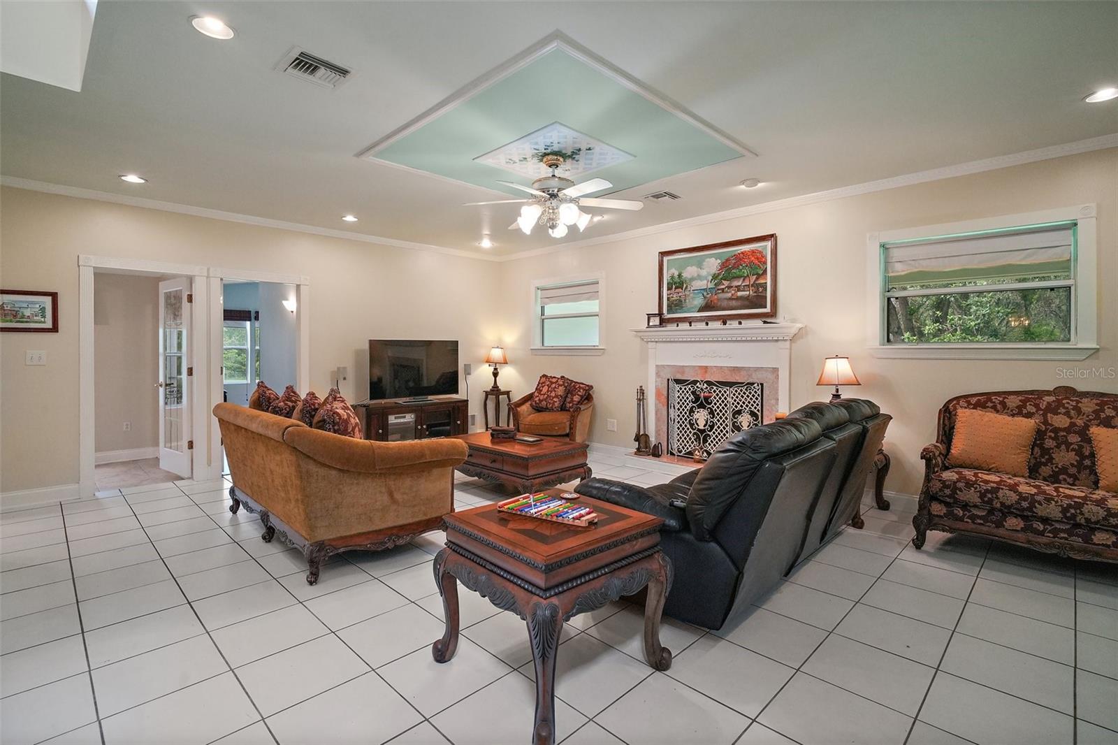 3026 LAKE GRIFFIN RD, LADY LAKE, FL, 32159