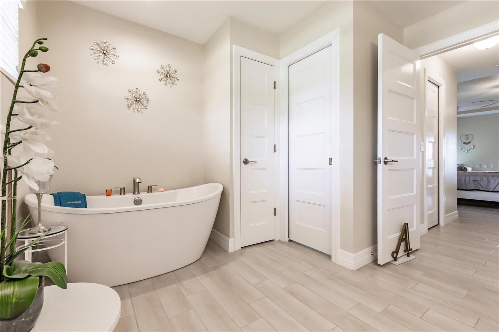 2424 AUBURN BLVD, PORT CHARLOTTE, FL, 33948