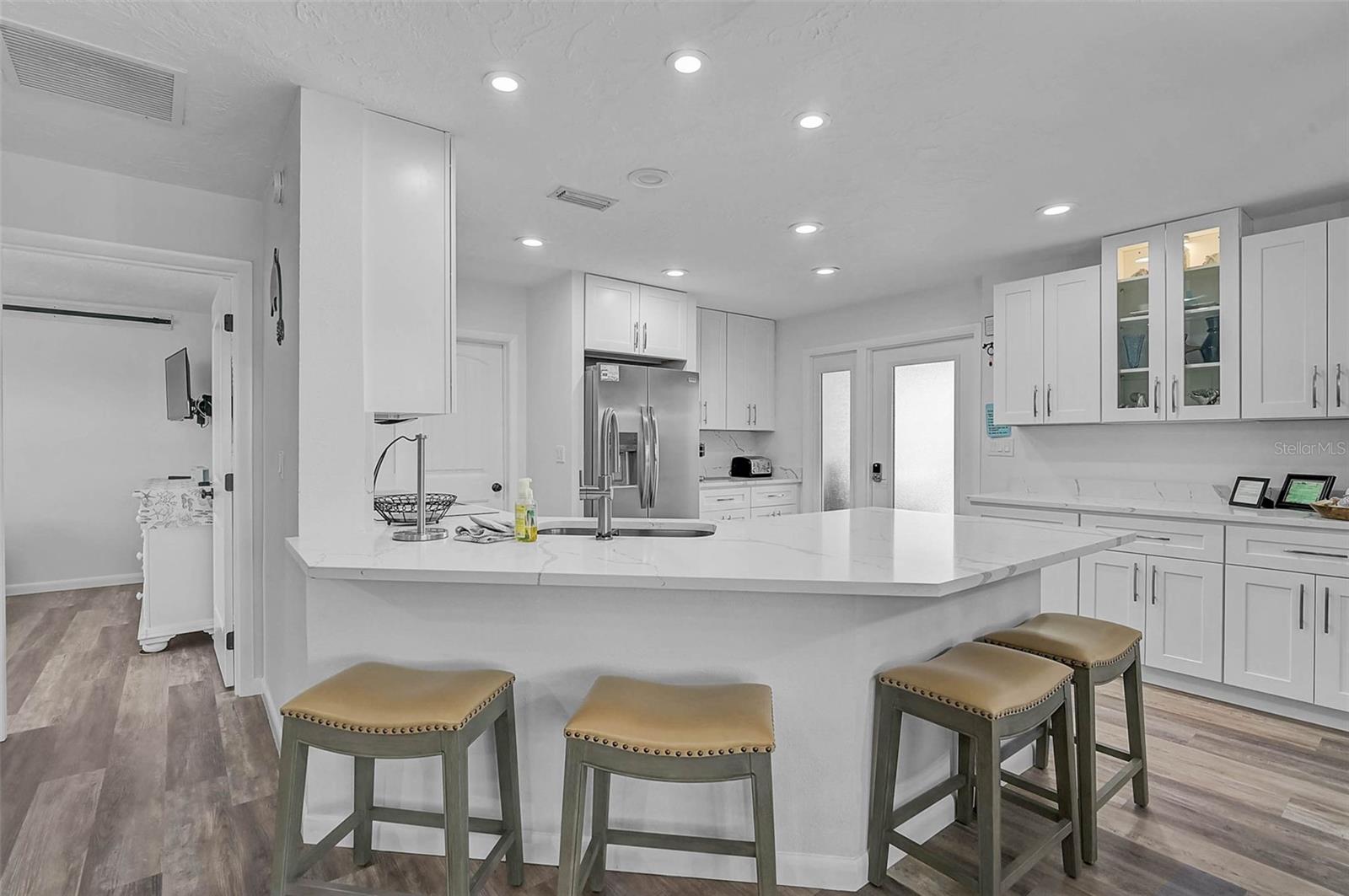 6308 MIDNIGHT PASS RD #6, SARASOTA, FL, 34242