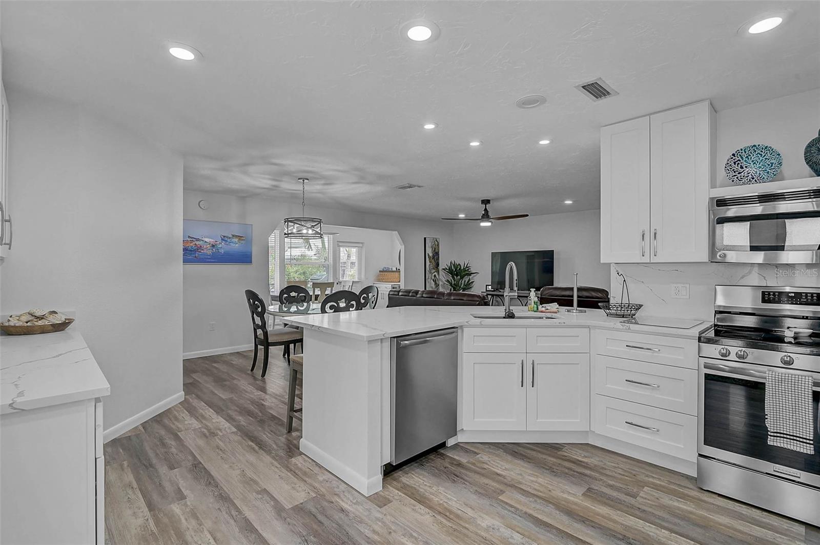 6308 MIDNIGHT PASS RD #6, SARASOTA, FL, 34242