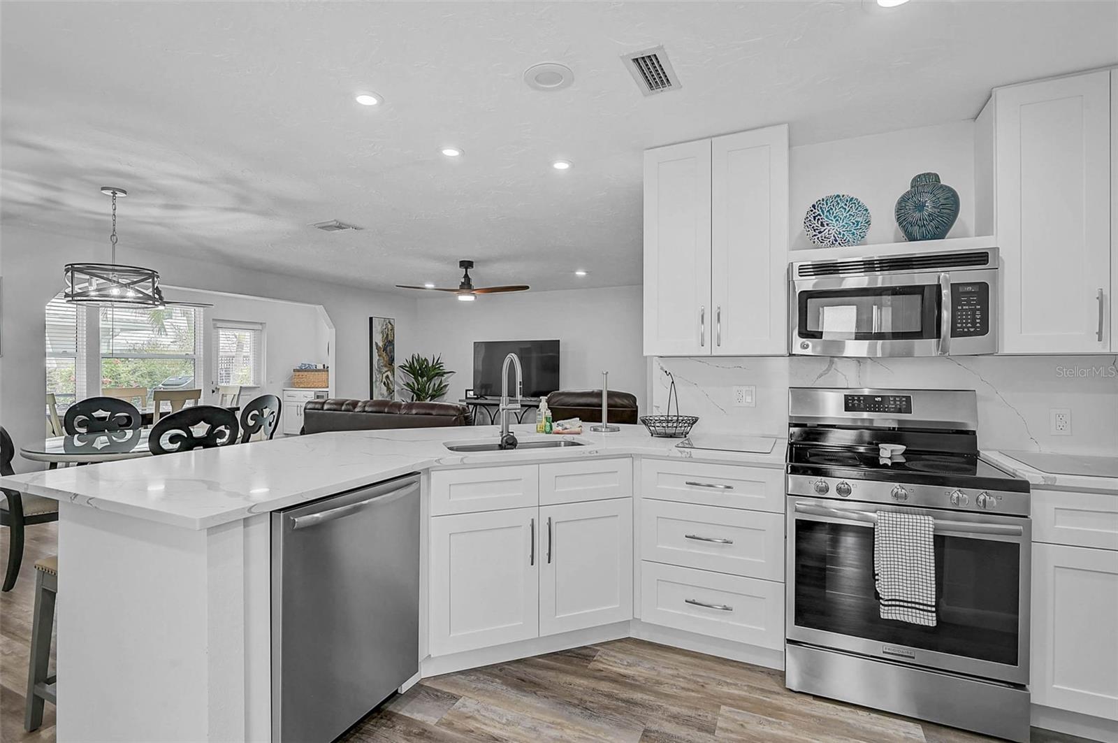 6308 MIDNIGHT PASS RD #6, SARASOTA, FL, 34242