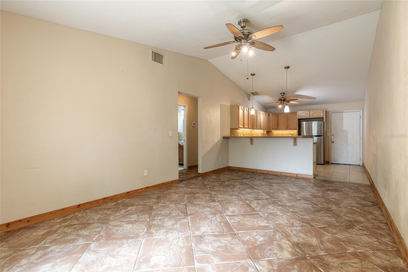 O6322882 Property Photo