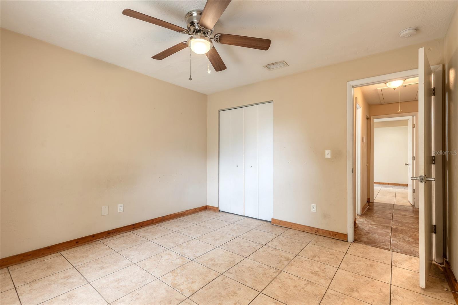 O6322882 Property Photo