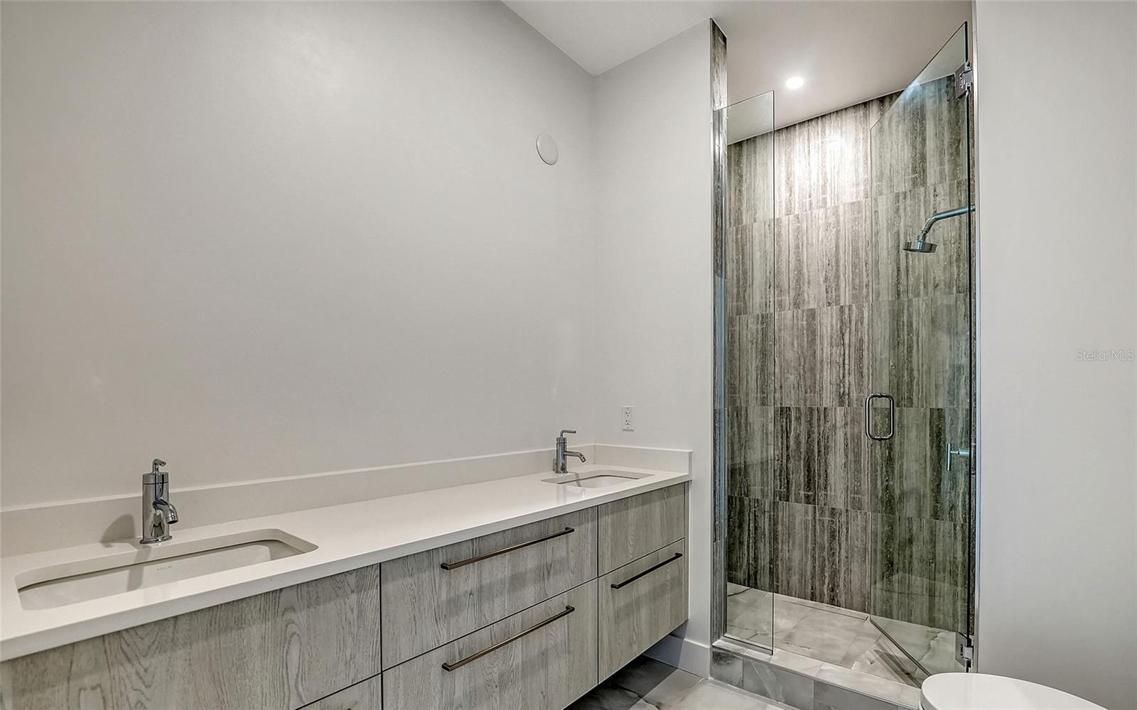 A4657527 Property Photo