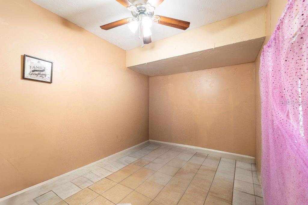 942 WILMINGTON DR, DELTONA, FL, 32725