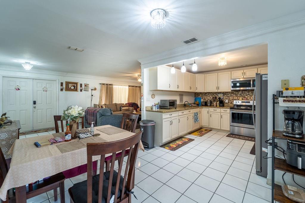 942 WILMINGTON DR, DELTONA, FL, 32725