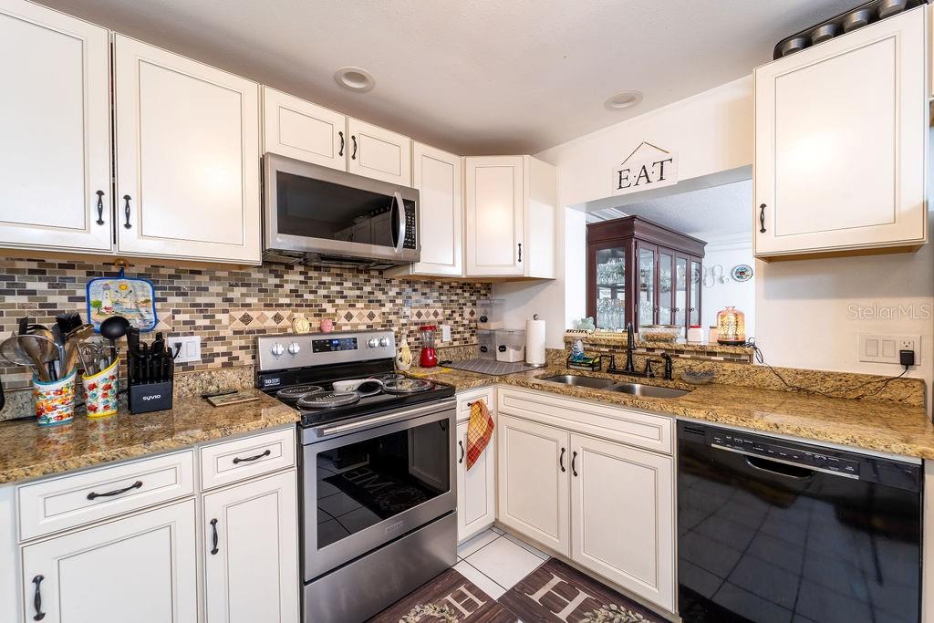 942 WILMINGTON DR, DELTONA, FL, 32725