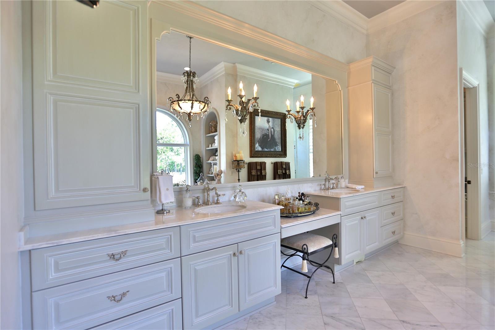 OM704652 Property Photo