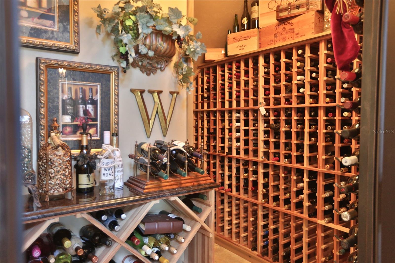 OM704652 Property Photo