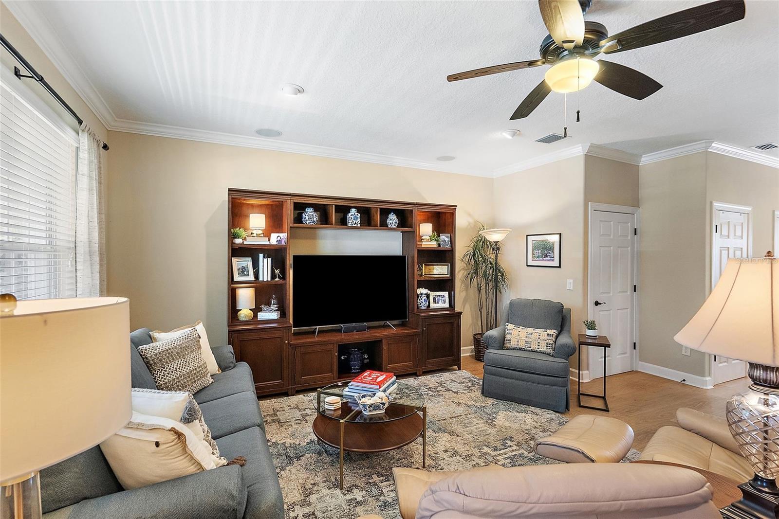 225 49TH AVE N, ST PETERSBURG, FL, 33703