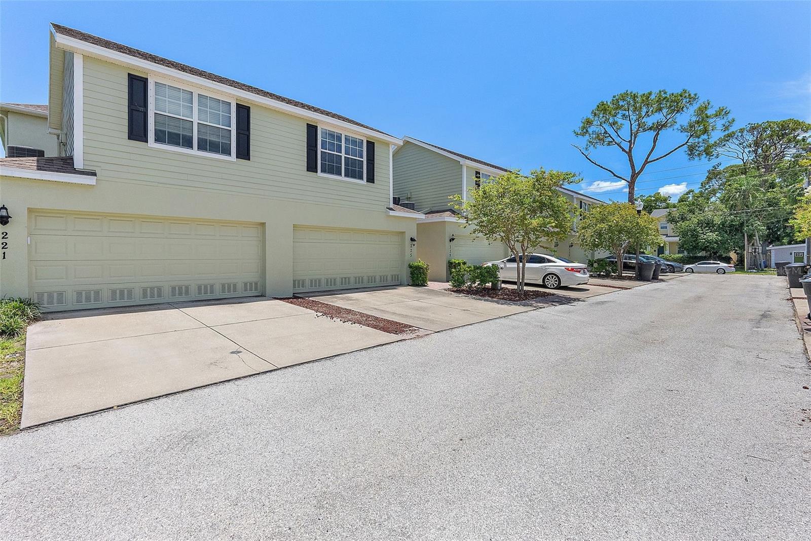 225 49TH AVE N, ST PETERSBURG, FL, 33703