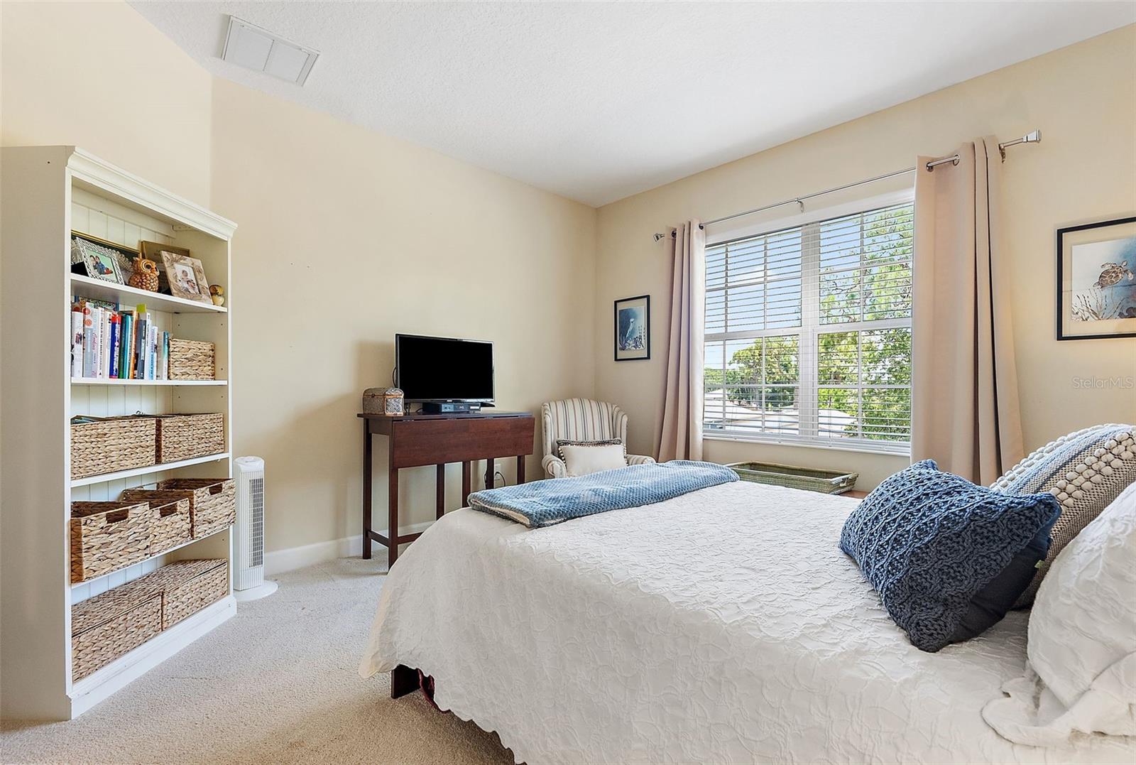 225 49TH AVE N, ST PETERSBURG, FL, 33703