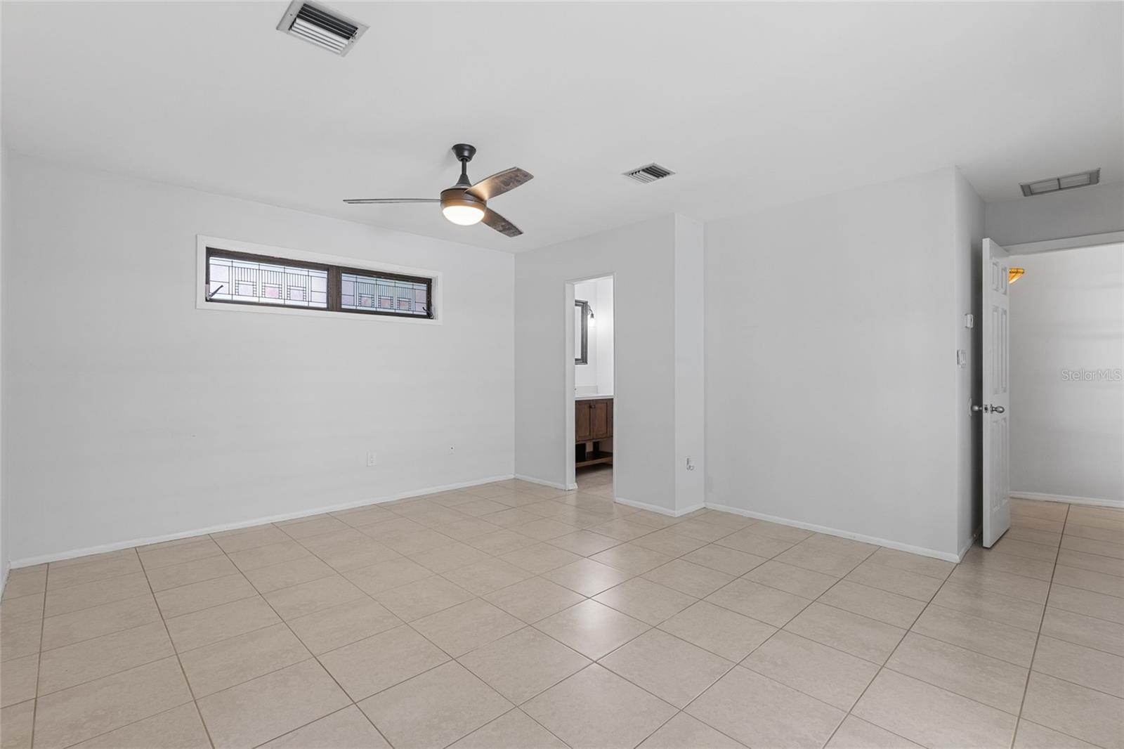 A4657572 Property Photo
