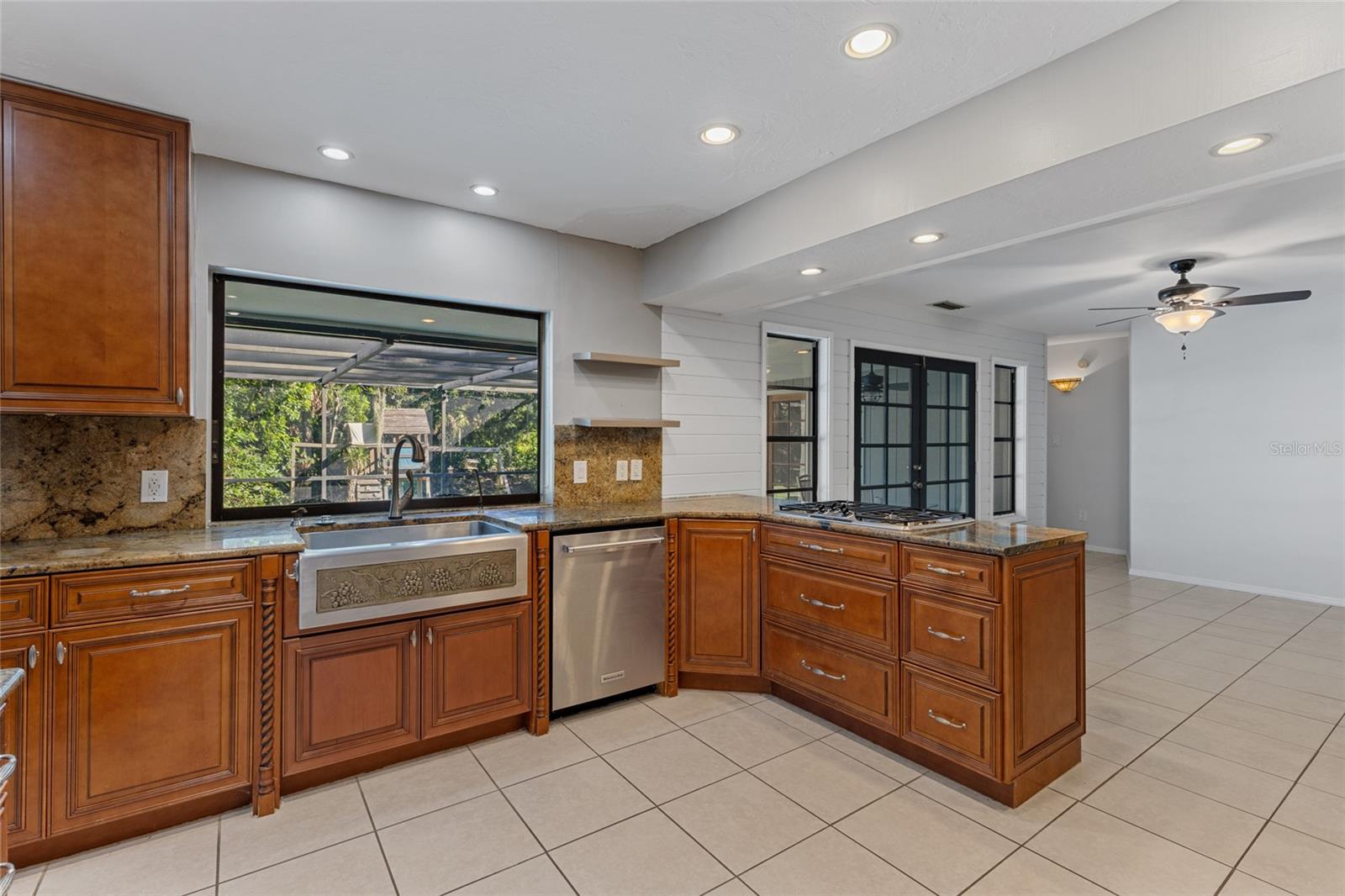 A4657572 Property Photo
