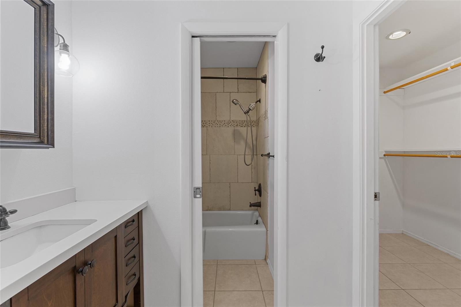 A4657572 Property Photo
