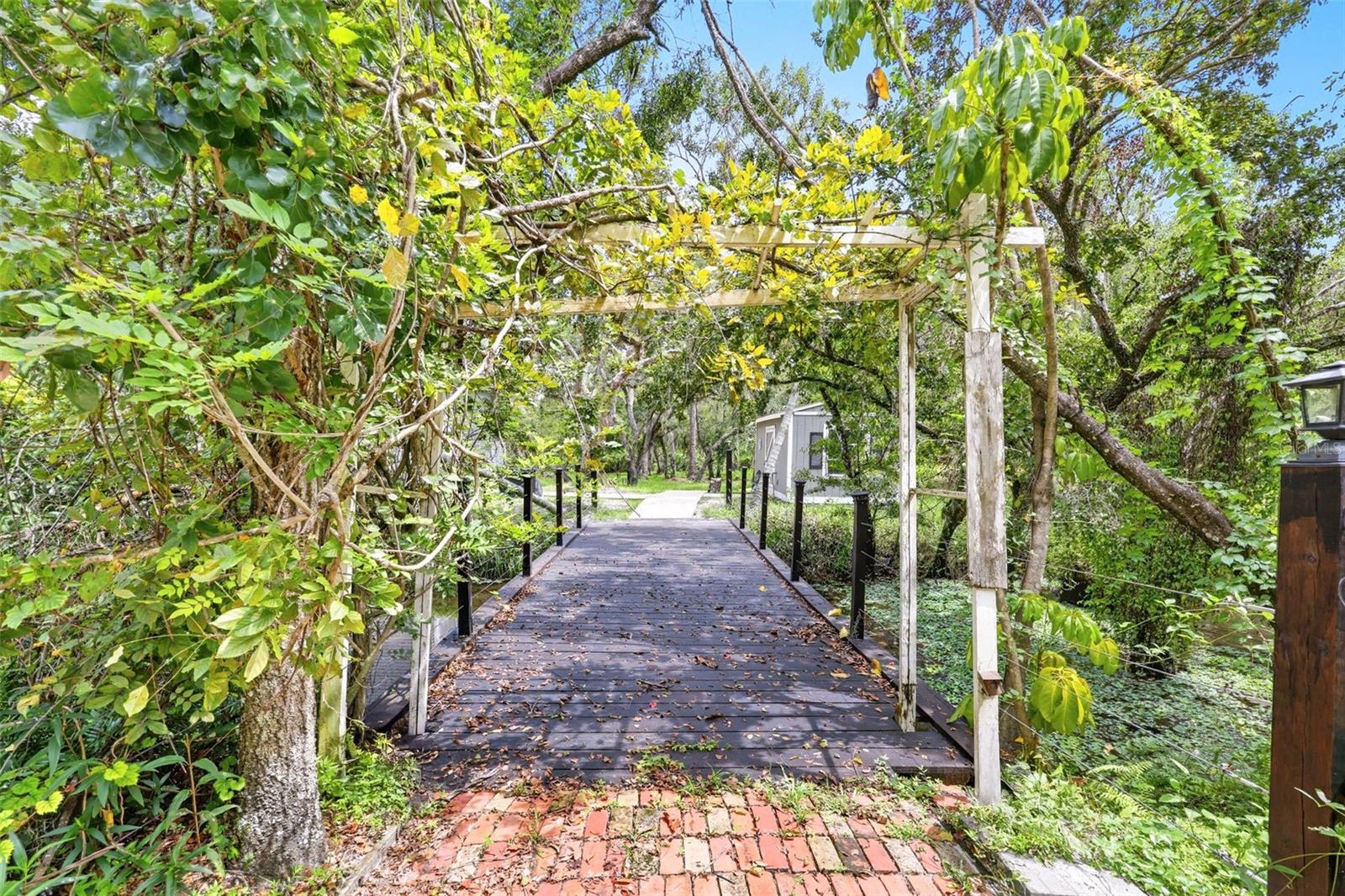 25640 STATE ROAD 70 E, MYAKKA CITY, FL, 34251