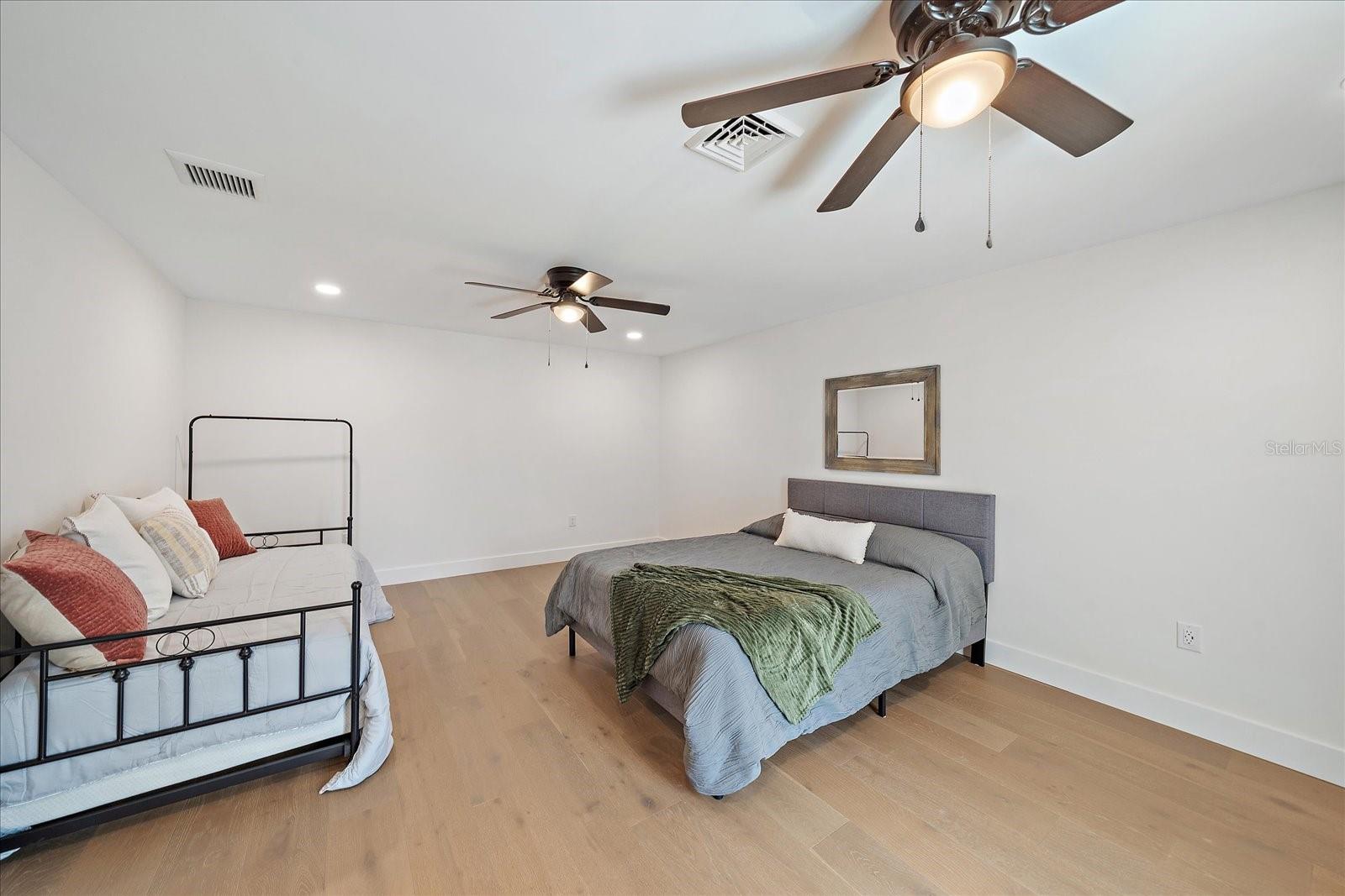 1876 LIVINGSTONE ST, SARASOTA, FL, 34231