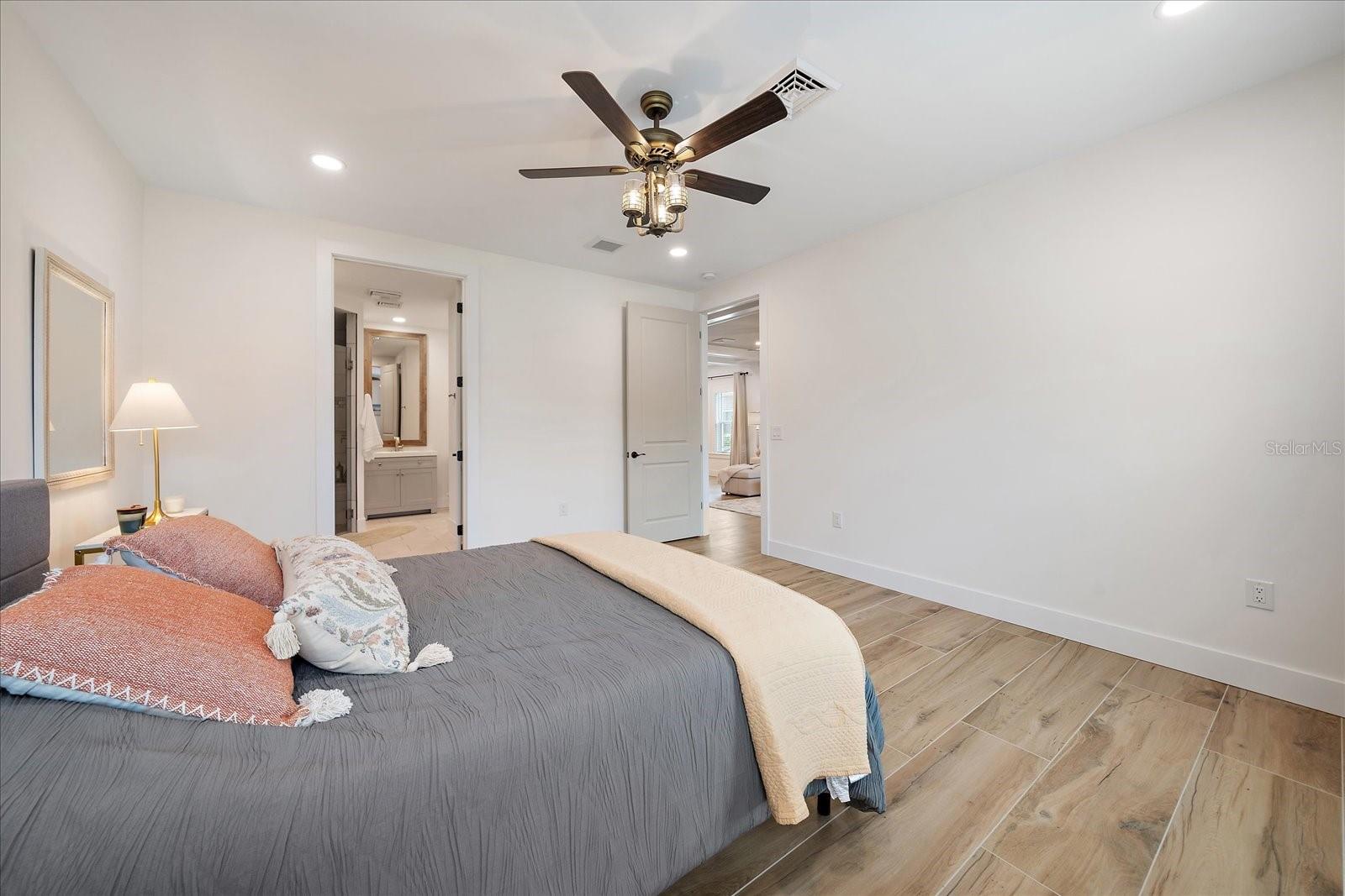 1876 LIVINGSTONE ST, SARASOTA, FL, 34231