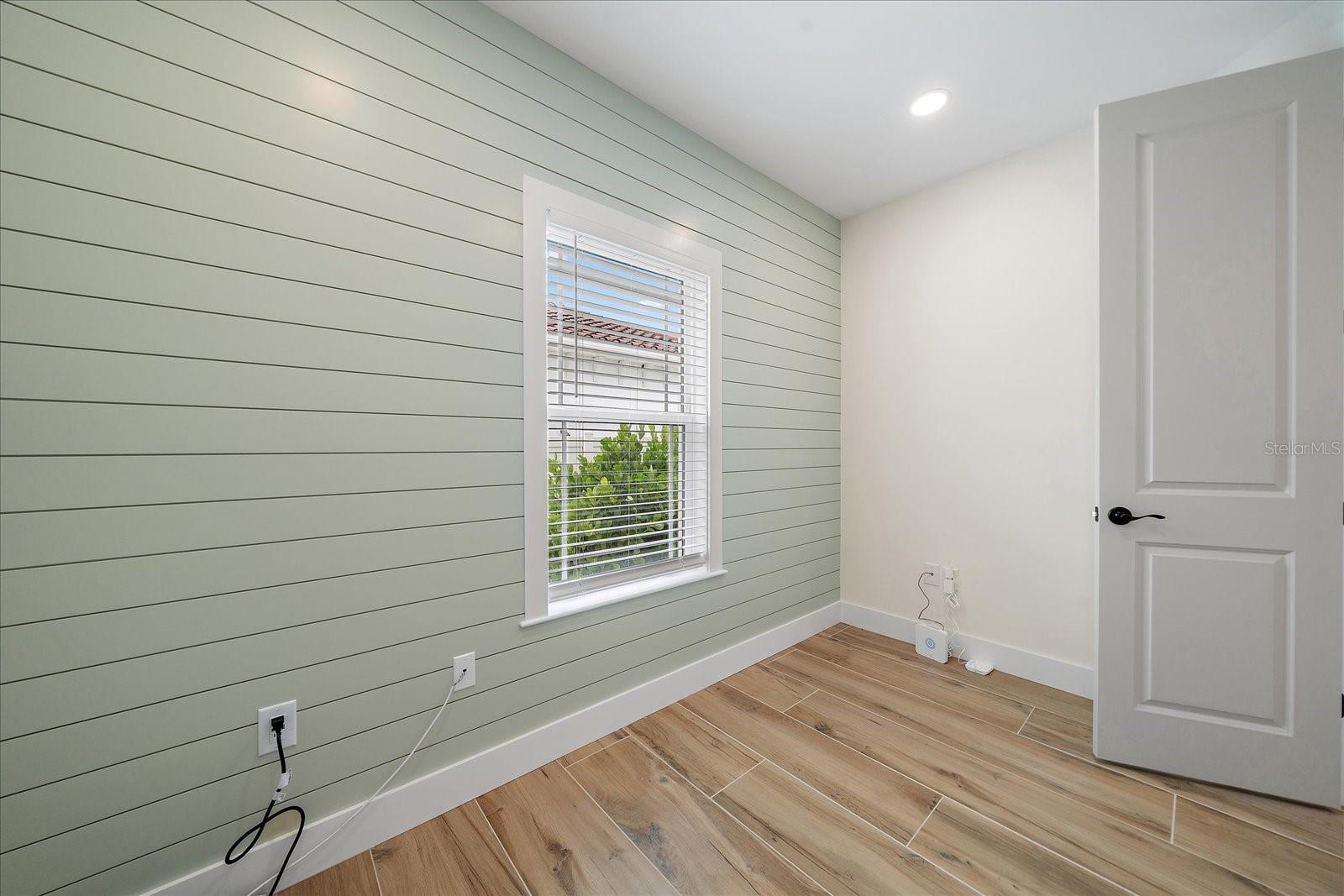 1876 LIVINGSTONE ST, SARASOTA, FL, 34231