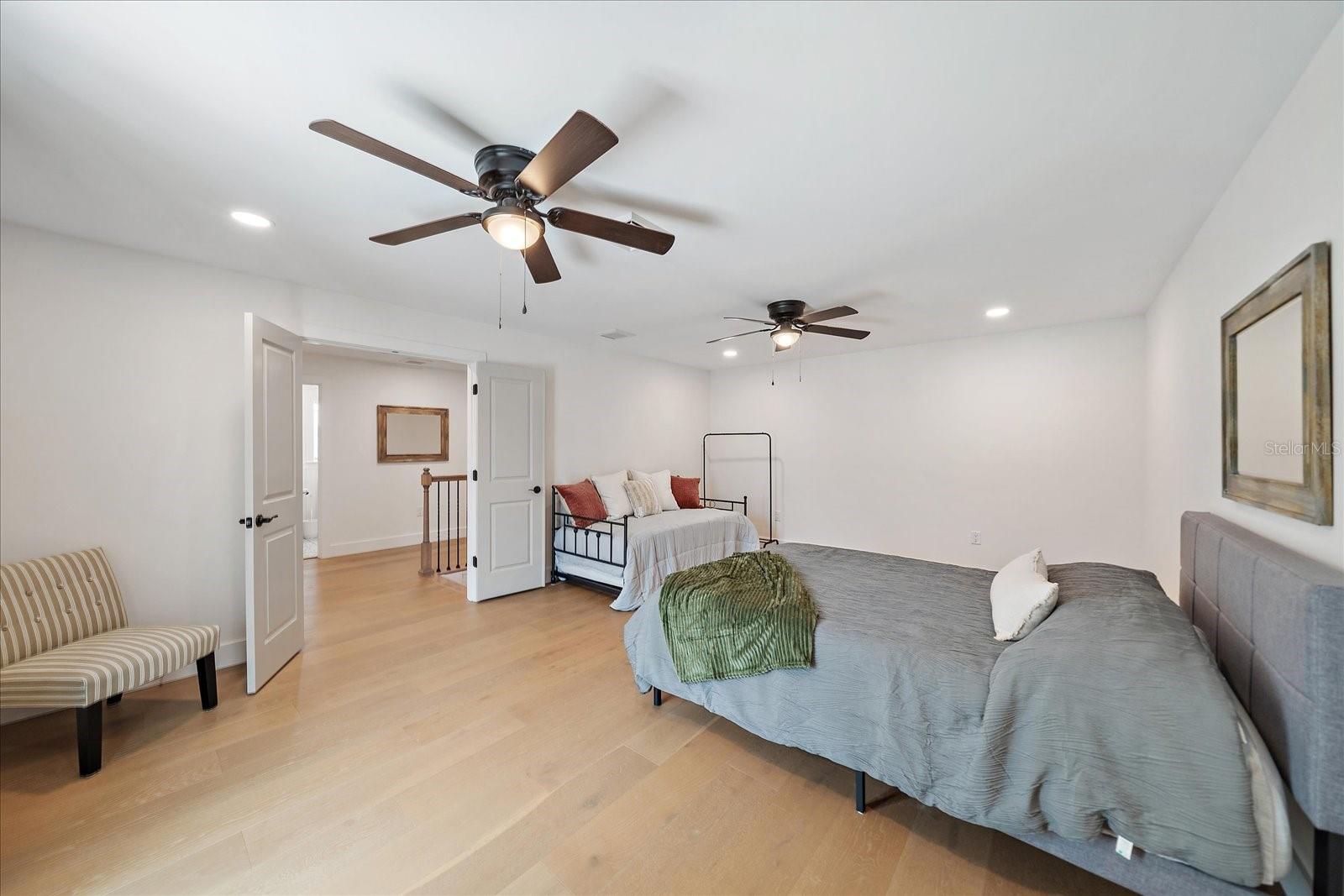 1876 LIVINGSTONE ST, SARASOTA, FL, 34231