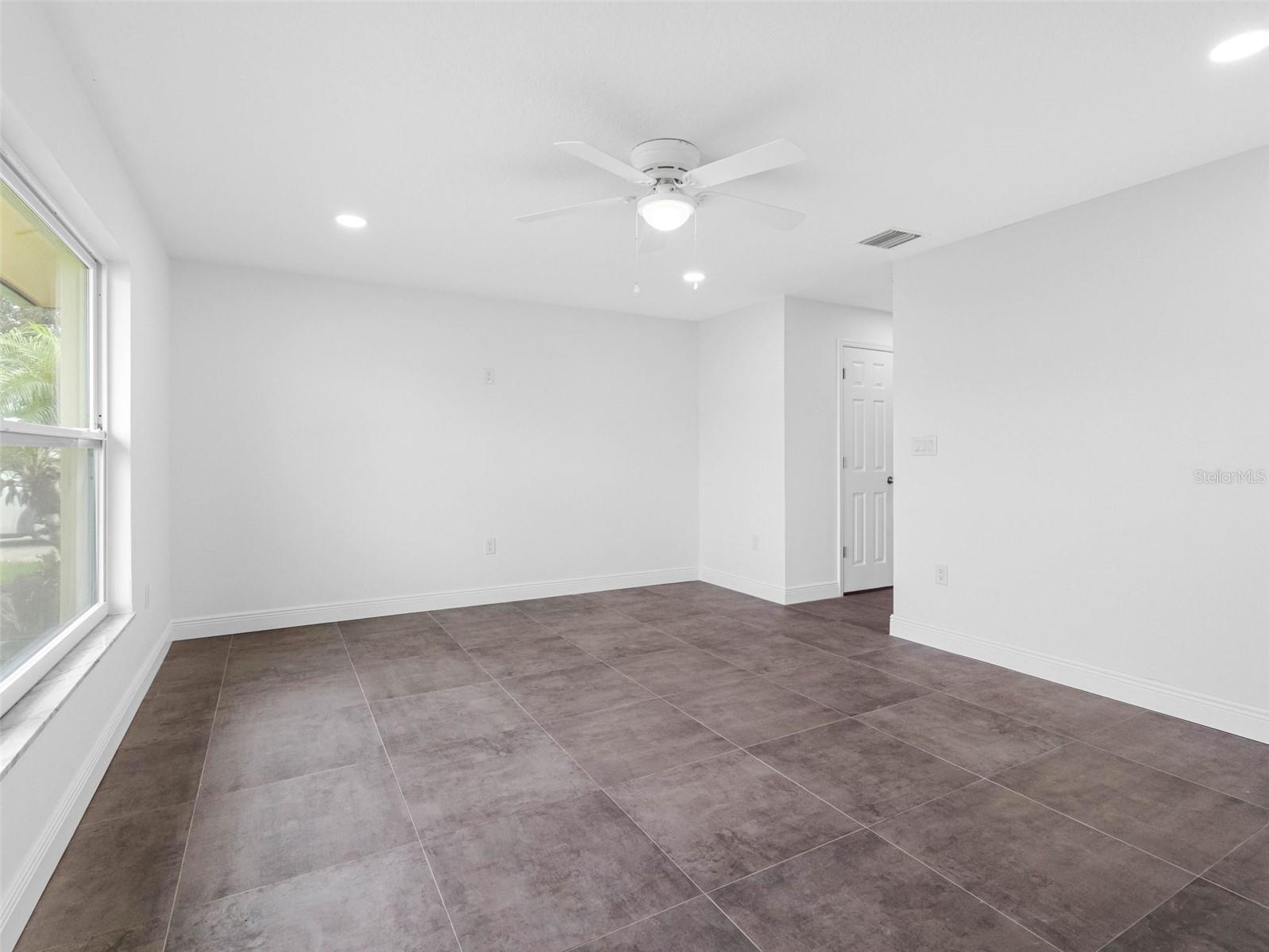 5207 DENVER ST NE, ST PETERSBURG, FL, 33703