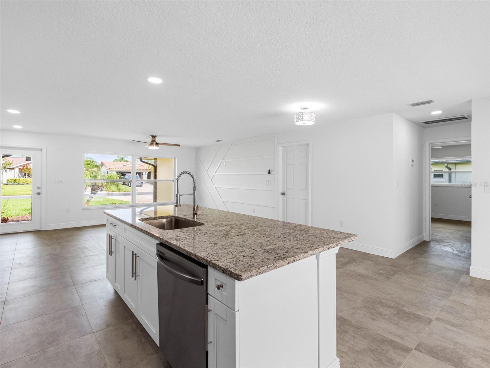 5207 DENVER ST NE, ST PETERSBURG, FL, 33703