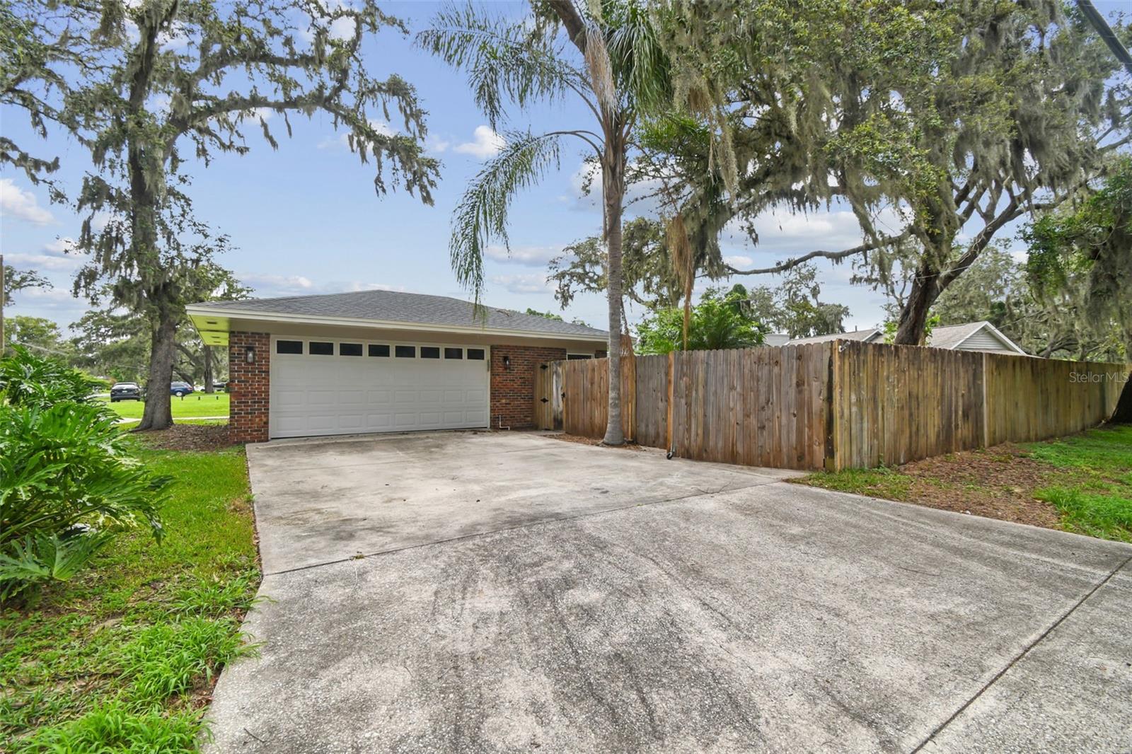 2022 CRICKET LN, VALRICO, FL, 33594