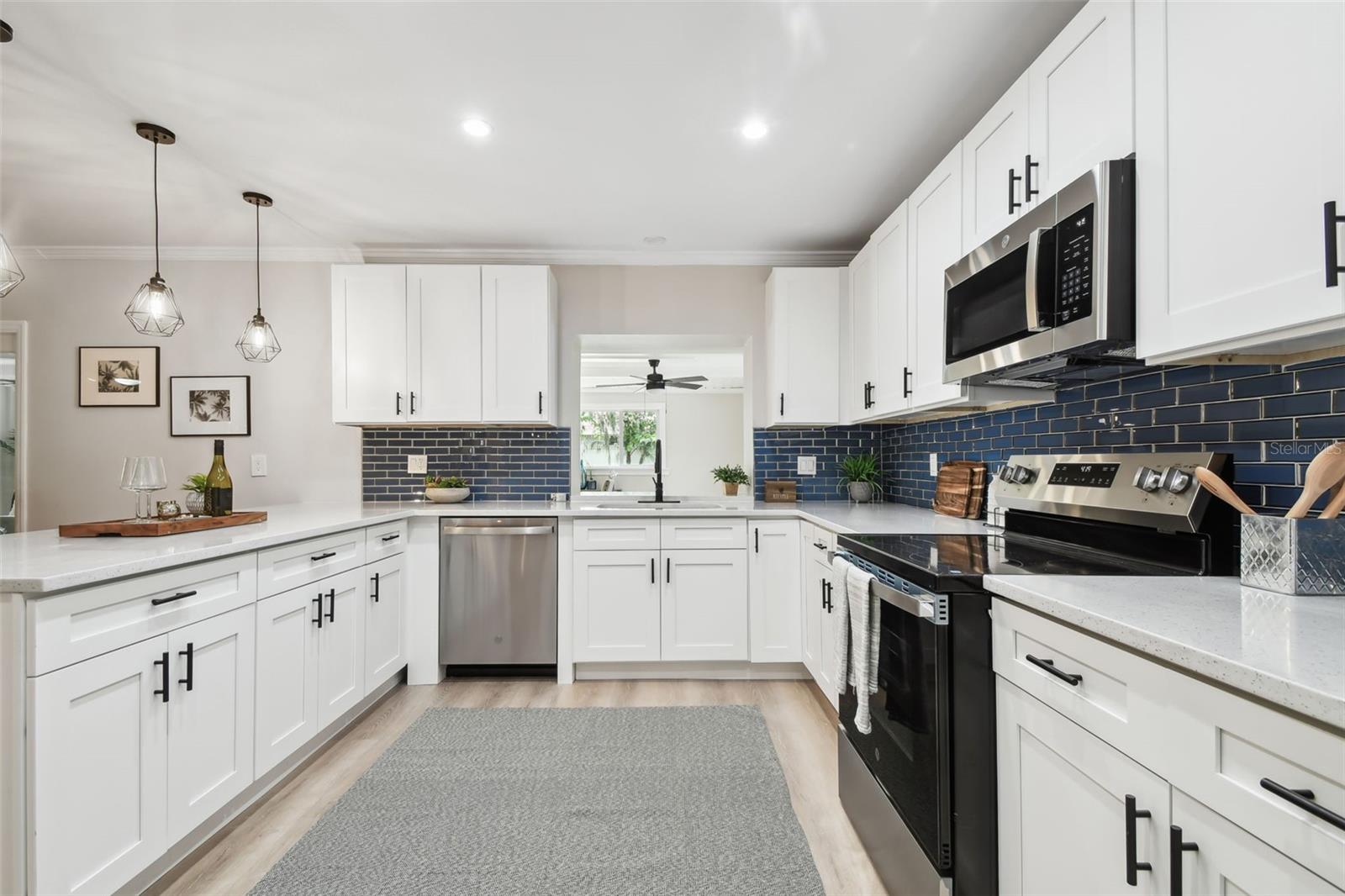 2022 CRICKET LN, VALRICO, FL, 33594