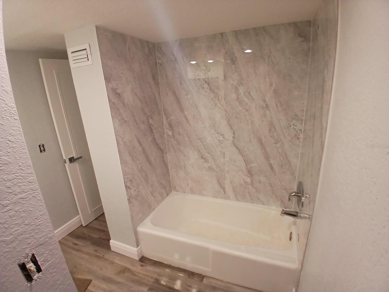 TB8402726 Property Photo