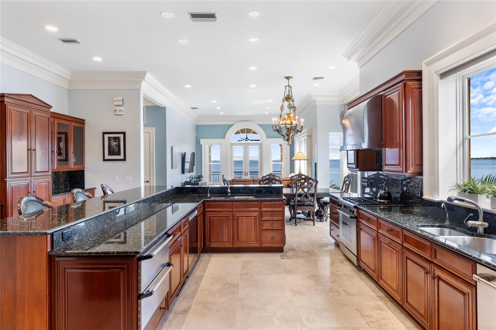 A4657659 Property Photo