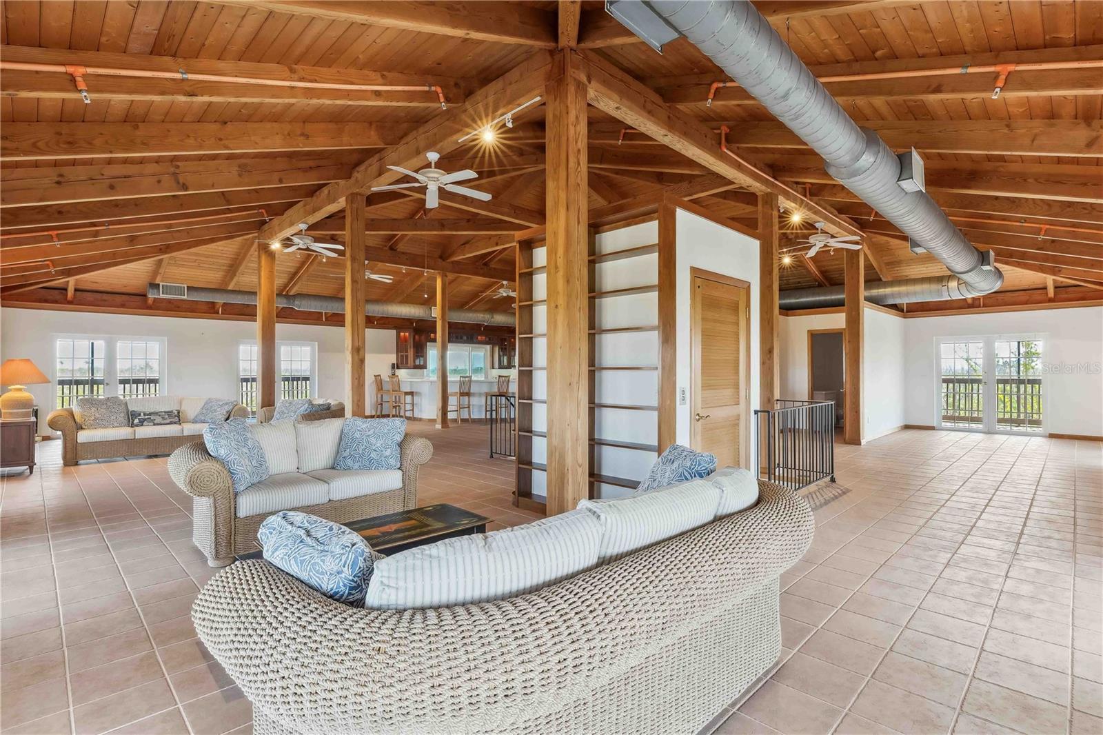 D6142937 Property Photo