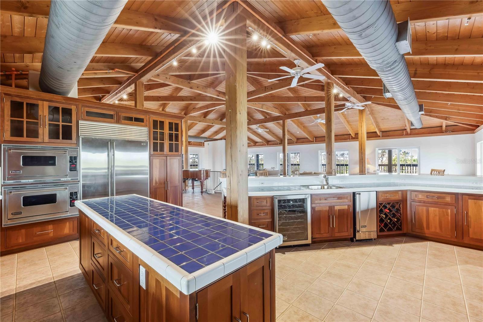 D6142937 Property Photo